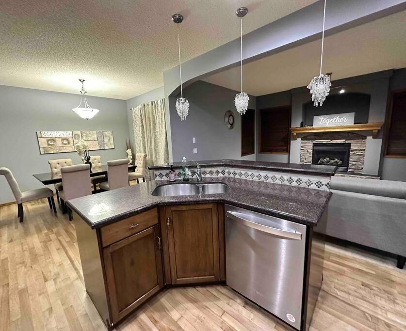 Spacious, 2-story Family-friendly