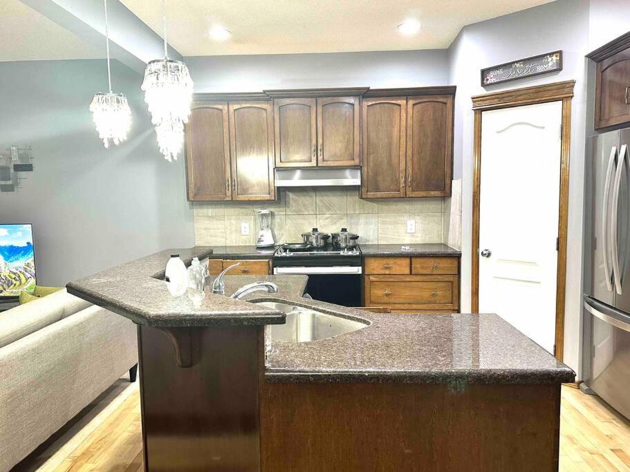 Spacious, 2-story Family-friendly Calgary
