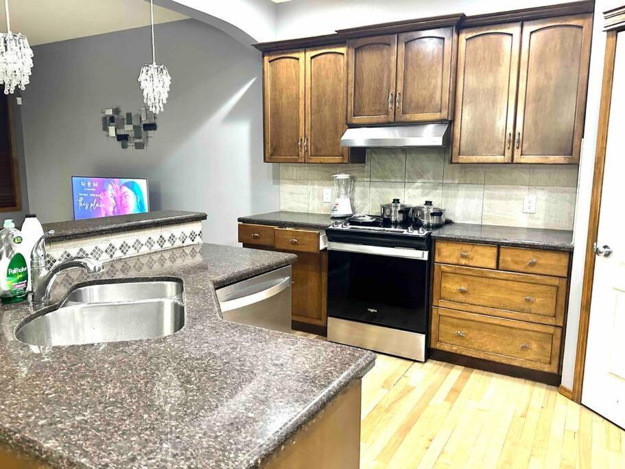 Spacious, 2-story Family-friendly Holiday home